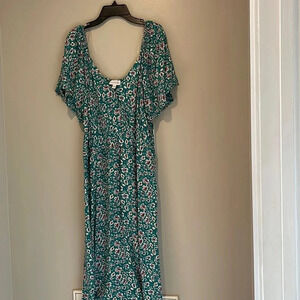 Luxology green floral, full length dress size large new with tags